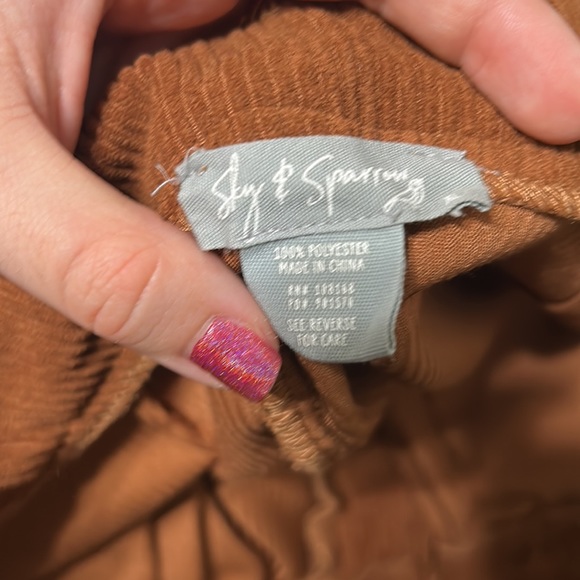 Sky & Sparrow Brown Corduroy High Waisted 3-inch Inseam Shorts - Picture 3 of 3